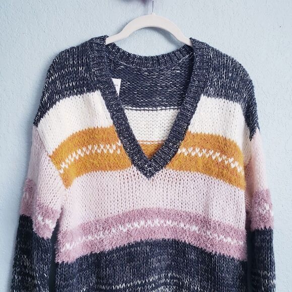 Calson Striped V-Neck Sweater - Picture 4 of 6
